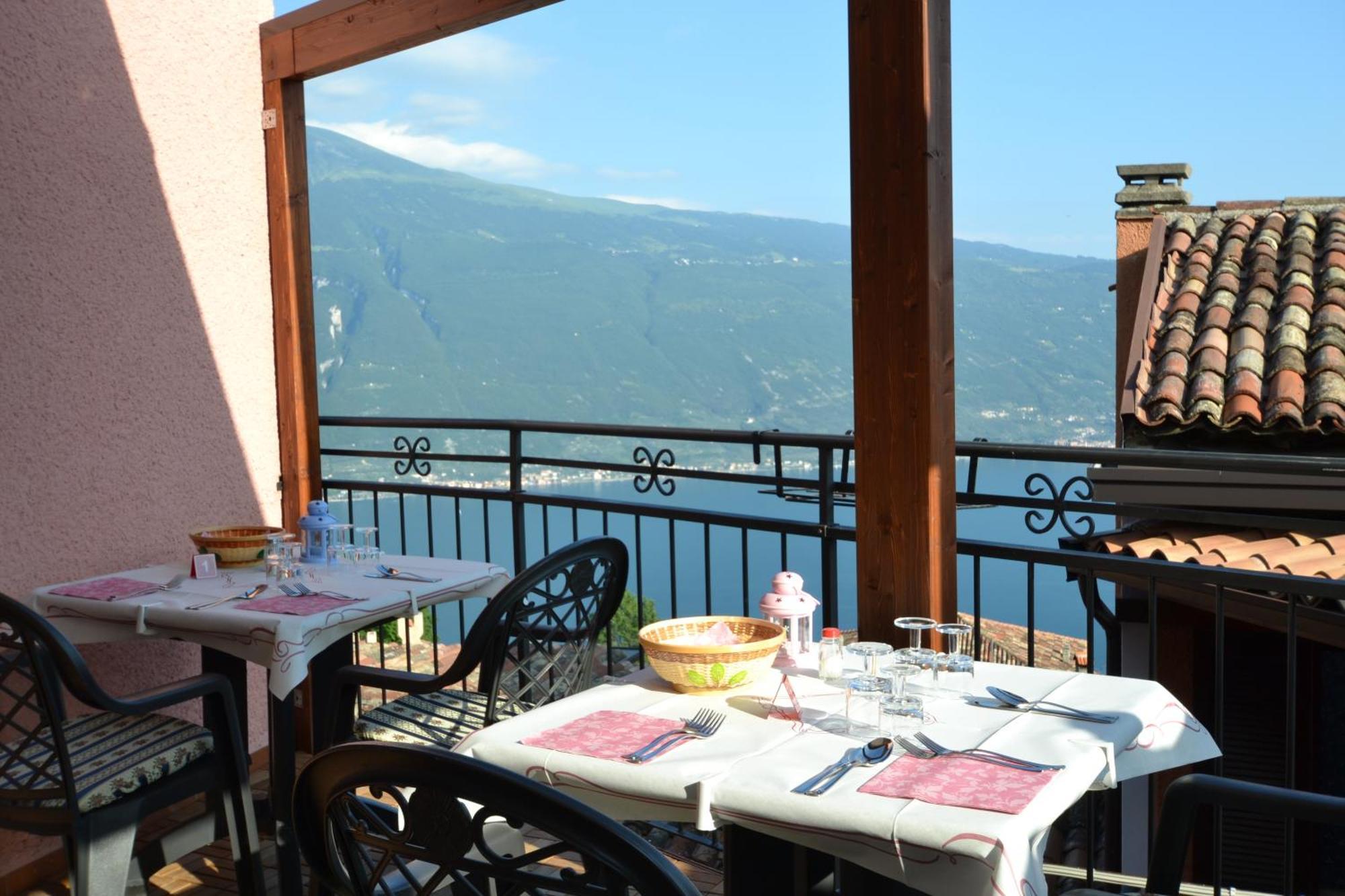 Hotel Castello Тиньяле Экстерьер фото